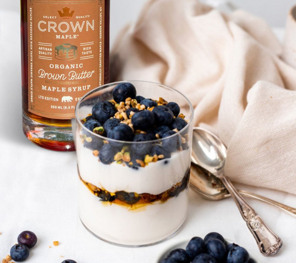 Crown Maple Brown Butter Sirup: Bio-Ahornsirup mit Noten von Karamell, Butterscotch & Pekannüssen. Vielseitig, edel und natürlich.