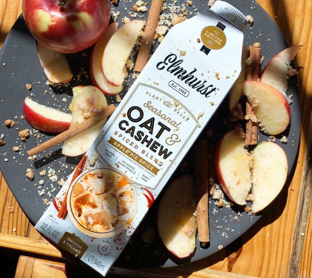 Hafer- und Cashewmilch mit Gewürznoten | Wärmende Zimt-, Muskat- & Apfelnoten | 100 % pflanzlich, vegan & laktosefrei | Europaweiter Versand | Jetzt bestellen!