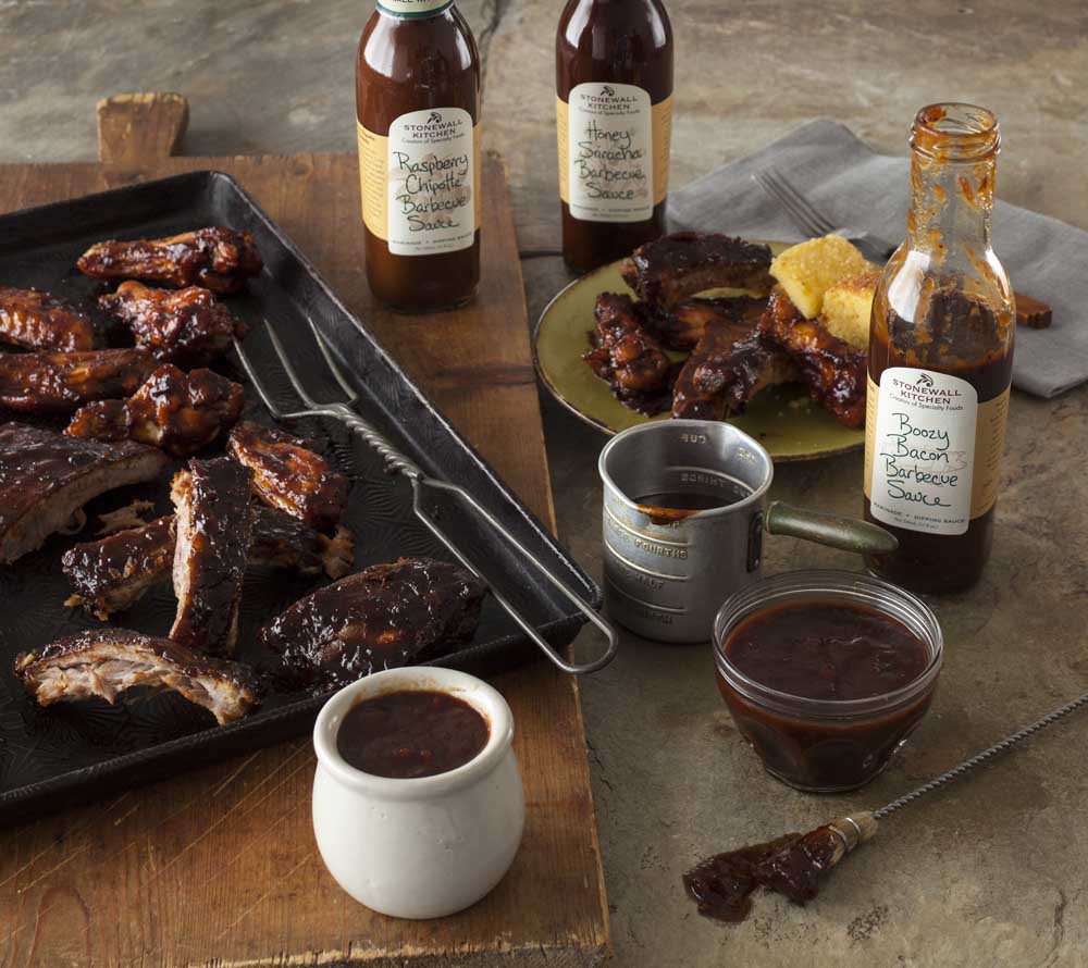 Honey Sriracha Barbecue Sauce von Stonewall Kitchen kaufen | Süßlich-scharfe Sauce mit einer Hickory-Note | Ideal für Rippchen oder Geflügel