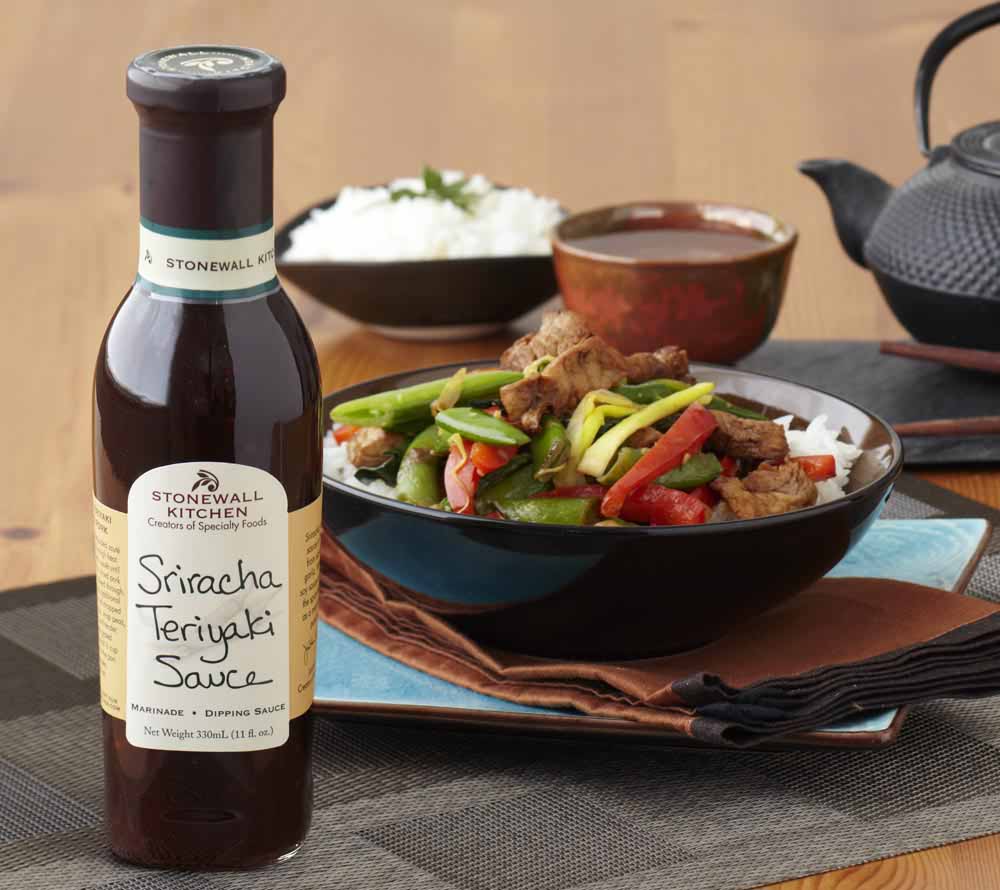 Sriracha Teriyaki Sauce von Stonewall Kitchen kaufen | angenehm pikante Sojasauce, leichte Süße | Zum Marinieren und Glasieren, Wok-Gerichte