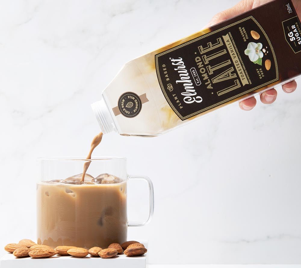 Toasted Vanilla Almond Latte von Elmhurst | Mandelmilch mit Madagaskar-Vanille und Cold Brew | köstliche Kombination | perfekt für ein luxuriöses Kaffeeerlebnis