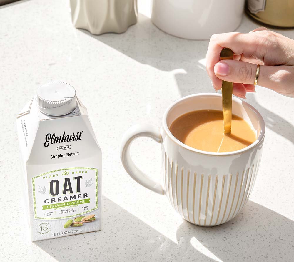 Pistachio Creme Oat Creamer von Elmhurst | Pflanzliche Milchalternative aus Hafer mit Geschmack von Pistazien | 100 % pflanzlich | Jede Tasse wird zum Highlight