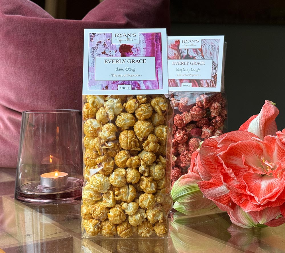 Everly Grace Popcorn Love Story kaufen | Verführerische Mischung aus Mandeln, Vanille und Rosenblättern | Ideal für Valentinstag und Hochzeiten