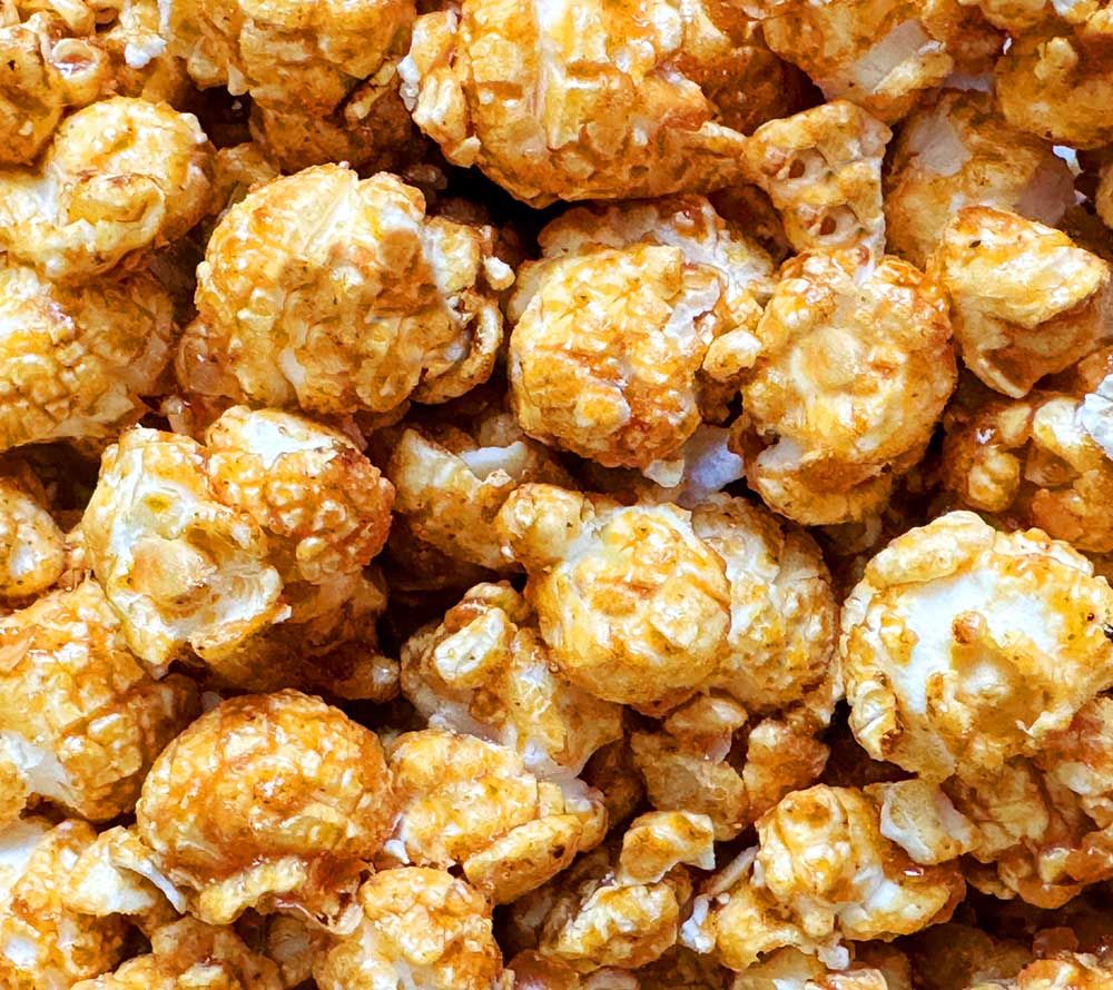 Popcorn Bavarian Almond Symphony von Everly Grace kaufen | Karamell mit dem Geschmack nach gebrannter Mandel | das perfekte Geschenk