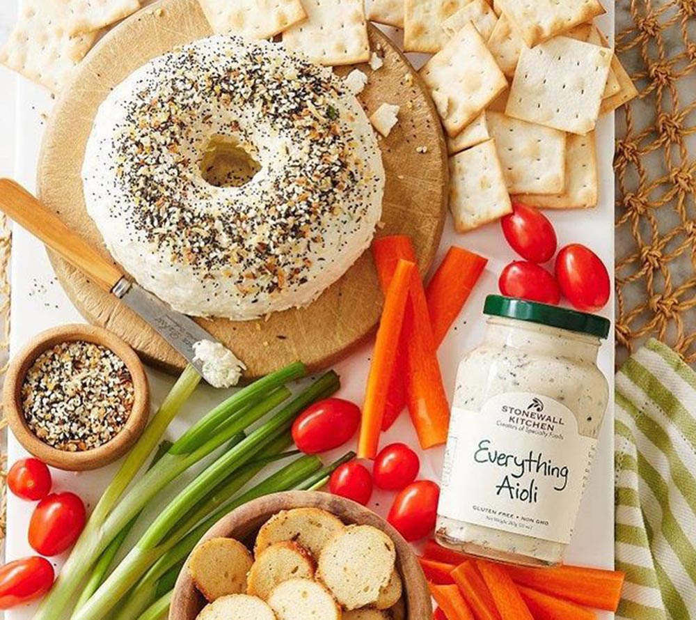 Everything Aioli von Stonewall Kitchen kaufen | Cremiges Aioli mit Sesam, Zwiebeln, Knoblauch und Meersalz | Perfekt für Sandwiches oder Wraps
