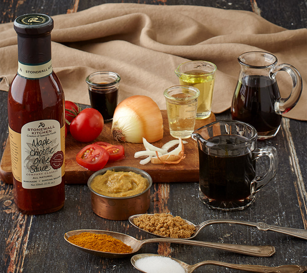 Maple Chipotle Grille Sauce von Stonewall Kitchen kaufen | Bestseller | Mild-würzige Sauce mit Ahornsirup und Peperoni | Perfekt zu Gegrilltem