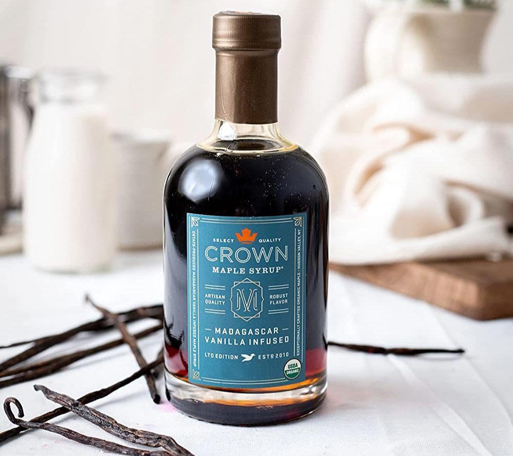 Crown Maple Vanilla Infused Ahornsirup kaufen ☆ Bio-Qualität mit Vanille ☆ Für Pancakes, Waffeln und Desserts ☆ Mehr Sorten ☆ Jetzt probieren!