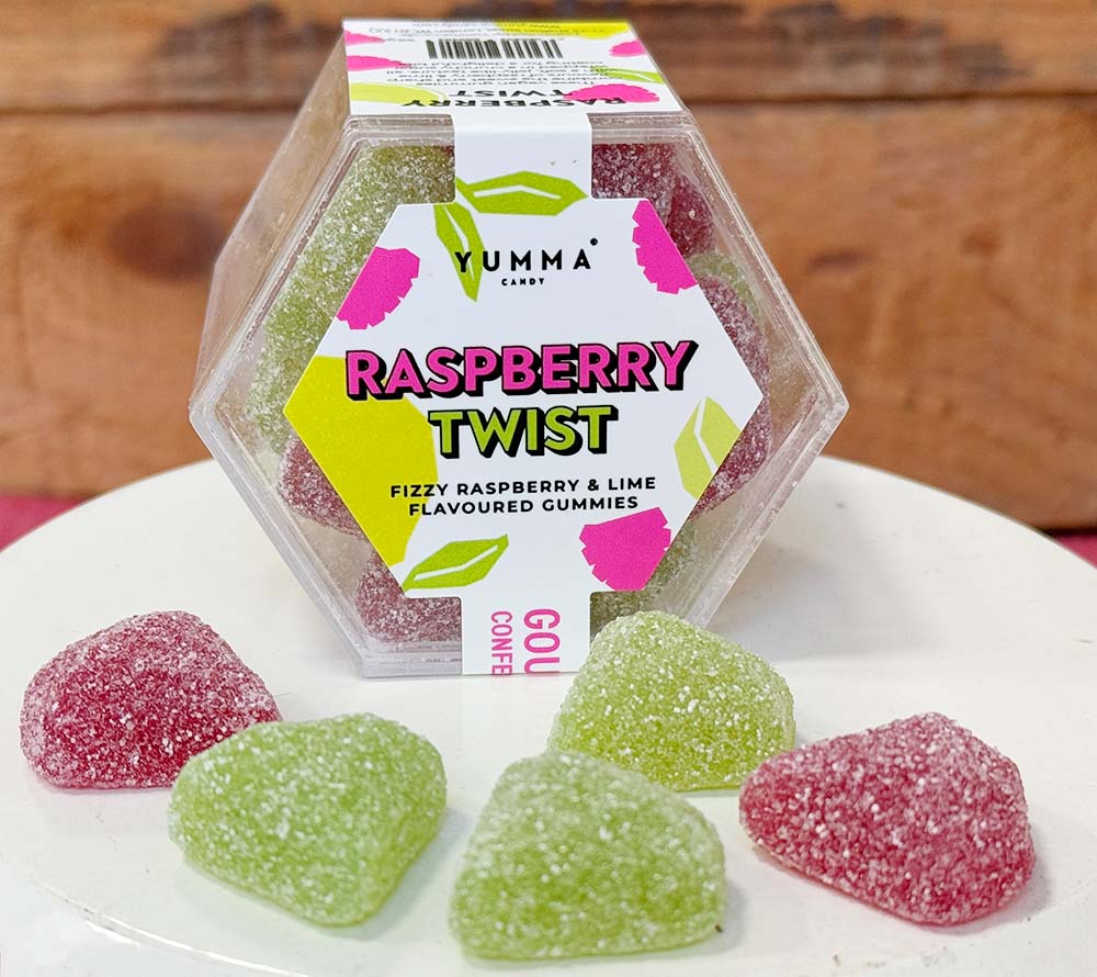 Raspberry Twist Hexagon Box von Yumma Candy kaufen | Unwiderstehliche Kombination von Himbeere und Limette | süß-sauer | Snacken für unterwegs