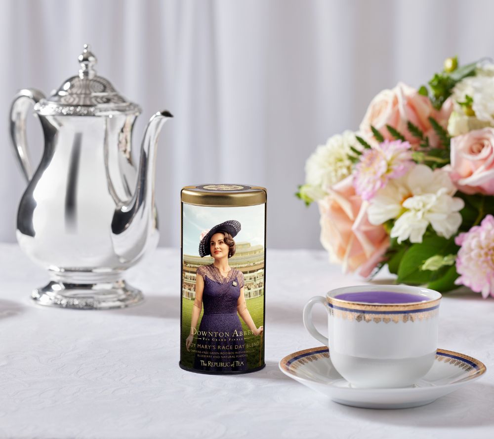 Downton Abbey Lady Mary’s Race Day Herbal Blend – fruchtig-frischer Kräutertee mit Rooibos & Beeren. Jetzt bei Ryan’s Specialties online kaufen.