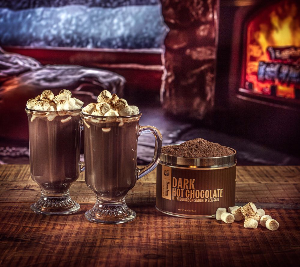 Dunkle Hot Chocolate mit Bourbon Smoked Sea Salt: intensiv, cremig & leicht rauchig. Perfekt für Getränke, Desserts und winterliche Genussmomente. Jetzt testen!
