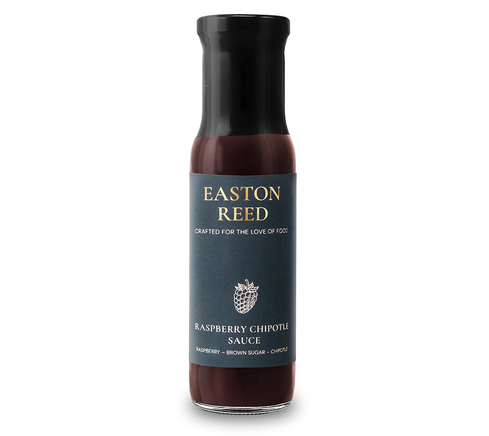 Easton Reed Raspberry Chipotle Sauce Flasche auf weißem Hintergrund