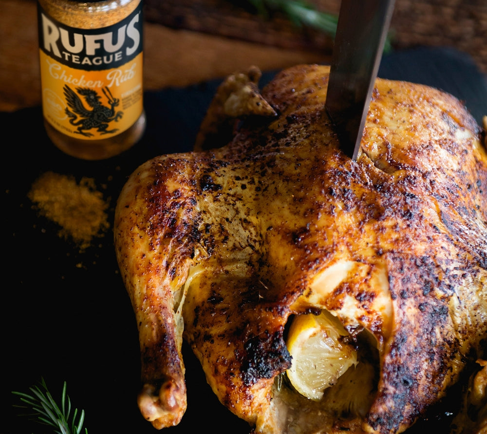 Chicken Rub Trockengewürz mit gebratenem, gewürztem Hähnchen