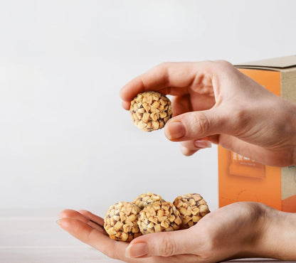 Dark Chocolate Peanut Butter Bites kaufen – schokoladiger Protein-Snack, vegan, glutenfrei & nahrhaft. Genuss für zwischendurch.