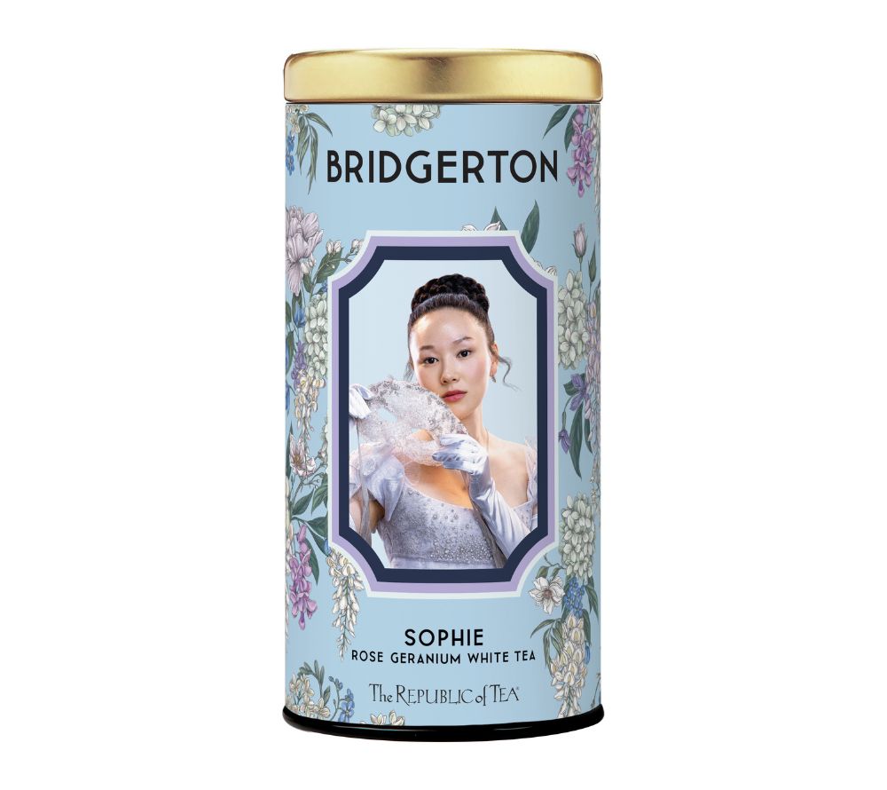 Bridgerton White Tea kaufen – milder Weißtee mit Rosengeranie. Florale Note & wenig Koffein. Jetzt online bei Ryan's Specialties bestellen.