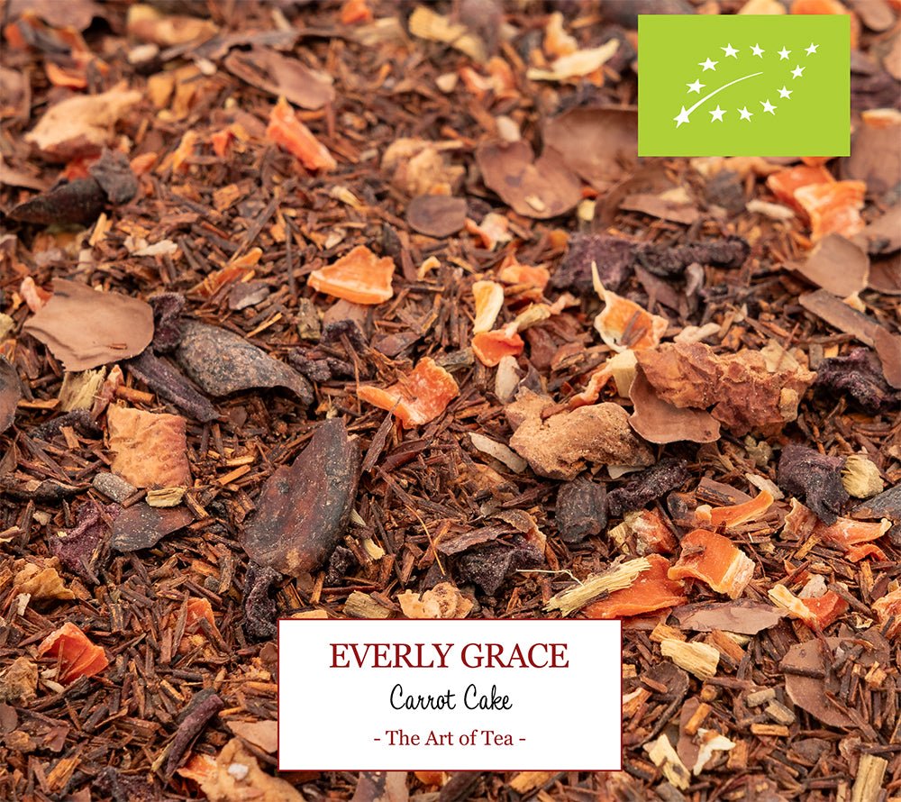 Everly Grace Carrot Cake Tea – Bio-Rooibos mit Karotte, Apfel & Gewürzen. Samtig-warm für frühlingshafte Genussmomente voller Leichtigkeit.