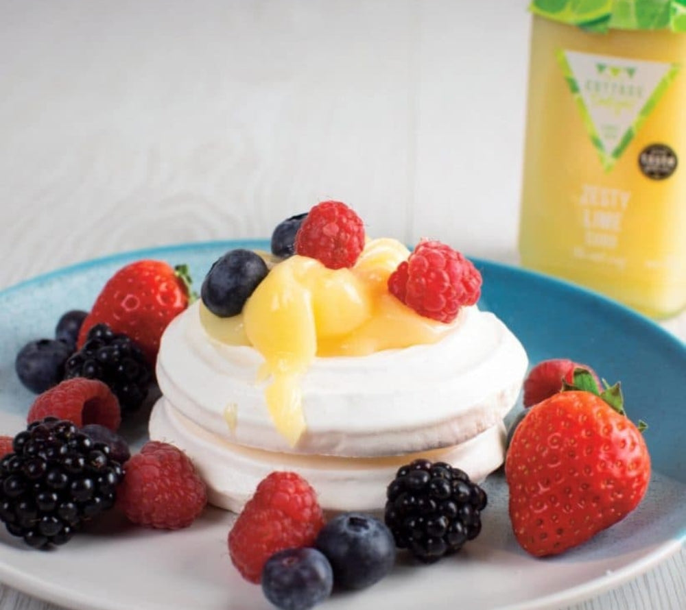 Fruchtig-frischer Limettenaufstrich mit echter Butter | spritzig, cremig, handgemacht | feine Säure von Limetten | Europaweiter Versand | Jetzt bestellen!