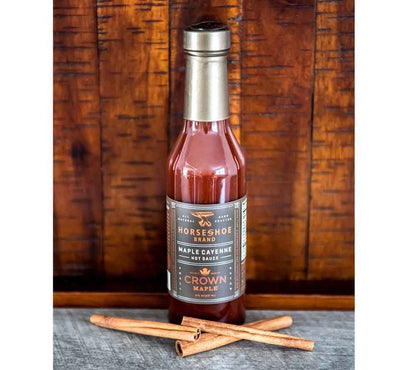 Maple Cayenne Hot Sauce von Horseshoe Brand kaufen | Cayenne Hot Sauce mit feinem Ahornsirup und Zimt | Perfekt zu Fleisch oder Gemüse