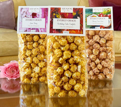 Everly Grace Popcorn Birthday Cake Confetti ✚ aus natürlichen Zutaten ✚ ohne künstliche Aromen ✚ Große Auswahl ✚ Made in Augsburg
