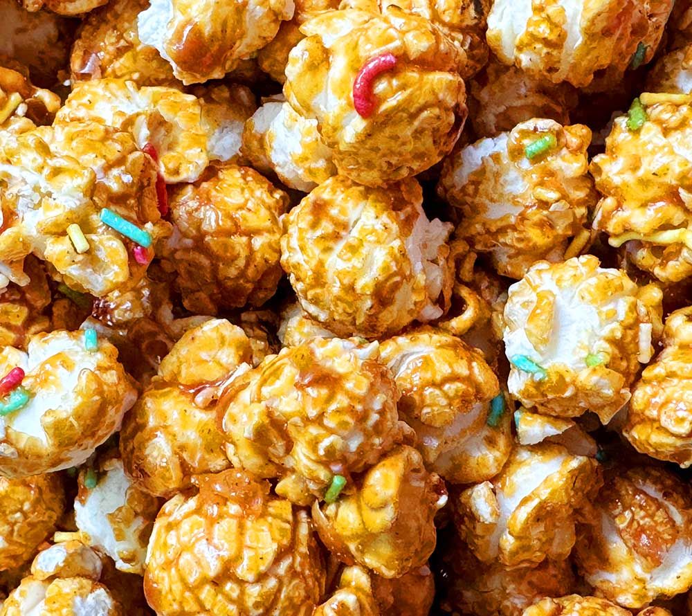 Everly Grace Popcorn Birthday Cake Confetti ✚ aus natürlichen Zutaten ✚ ohne künstliche Aromen ✚ Große Auswahl ✚ Made in Augsburg