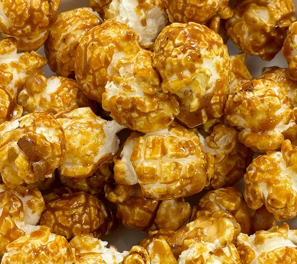 Popcorn Pumpkin Spice Perfection von Everly Grace kaufen | herbstlicher Geschmack nach Kürbis und Karamell | perfekt für den Kinoabend zu Hause
