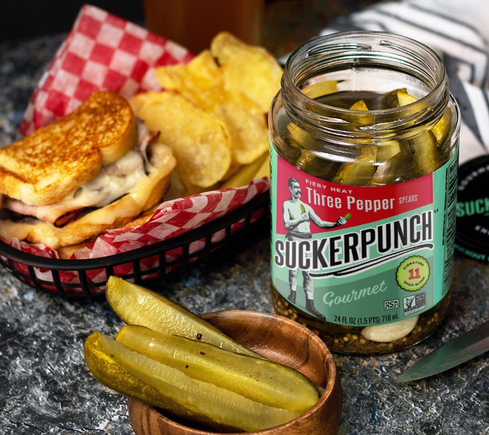 Pickles - Three Pepper Spears Jar von SuckerPunch kaufen | Würzig-scharfe Gurken | Ideal für Fleisch, Käse und Cracker | EU-weiter Versand