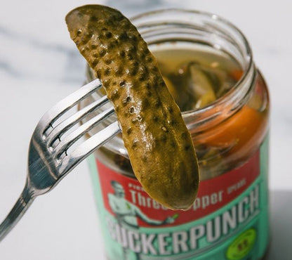 Pickles - Three Pepper Spears Jar von SuckerPunch kaufen | Würzig-scharfe Gurken | Ideal für Fleisch, Käse und Cracker | EU-weiter Versand